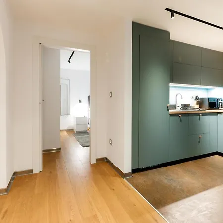 Stylish Apartment *