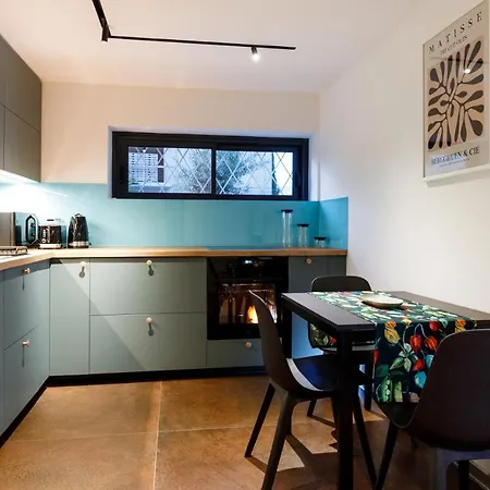 Apartment Stylish Split